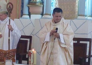Sicarios amenazan a sacerdote José Luis Segura durante misa en Jalisco
