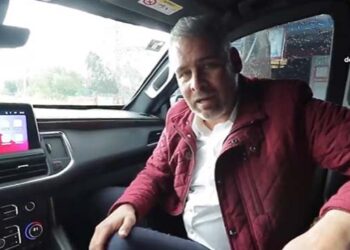 Se traslada Bedolla a zonas afectadas por el sismo en Coalcomán