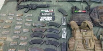 Enfrentamiento deja sicario abatido y dos más detenidos en Apatzingán
