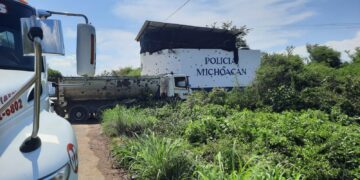 Gatilleros atacan a mineros en la Tumbiscatío-La Huacana; un muerto