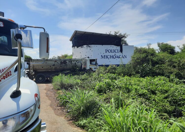 Gatilleros atacan a mineros en la Tumbiscatío-La Huacana; un muerto