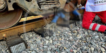 #Morelia Presunto trabajador del tren, resbala al querer subir a un vagón en movimiento y es atropellado por el ferrocarril
