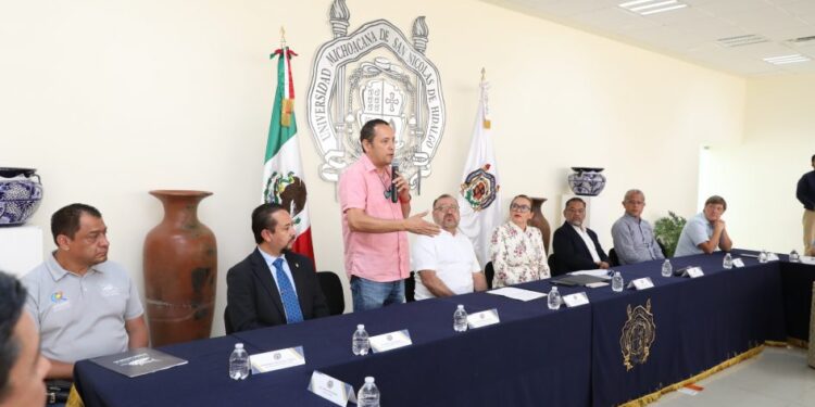 UMSNH, institución de reputación que rebasa fronteras; dona especie de pez mexicano extinto en la naturaleza al Acuario Inbursa
