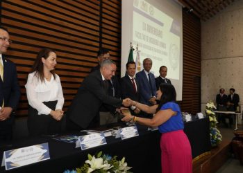 Investigación de punta en universidades y centros de investigación en todo el mundo realizan egresados de la FIQ