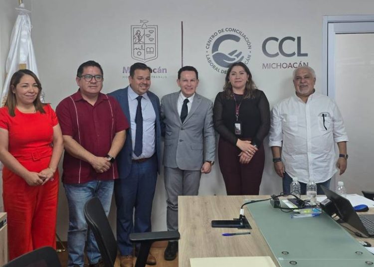 Trabajadores administrativos de la UMSNH recibirán pago retroactivo de incremento salarial 2025, aceptan propuesta