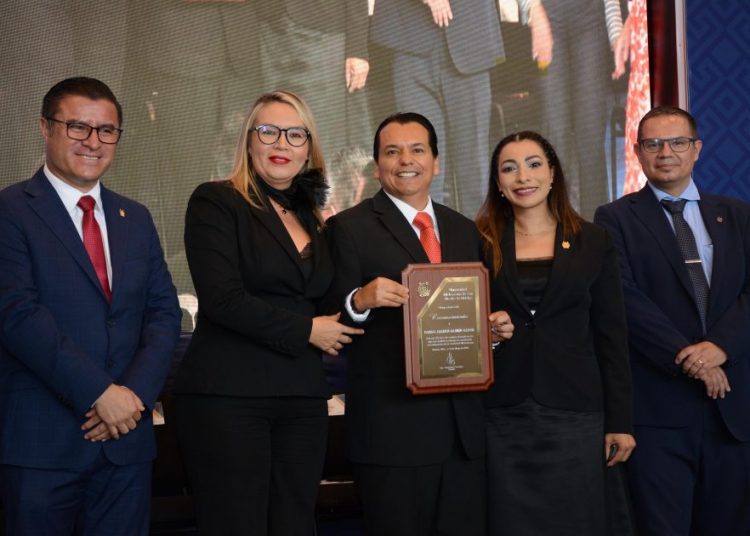 Trabajamos para seguir cumpliendo con las maestras y los maestros nicolaitas: Yarabí Ávila