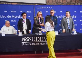 Red Juntos por Michoacán entrega a docentes el reconocimiento “Mérito a la Excelencia Educativa”