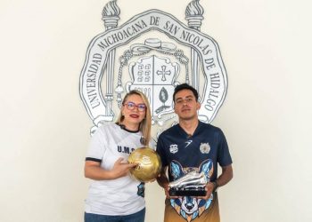 El nicolaita Cristian Castro se corona como el mejor goleador, Yarabí Ávila entrega reconocimientos