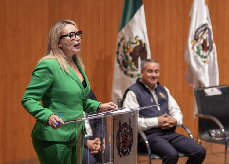 UMSNH recibe a cerca de 200 jóvenes del Programa Delfín; Yarabí Ávila les da la bienvenida