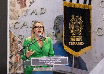 Ustedes son testimonio vivo de que los sueños se alcanzan, señala Yarabí Ávila ante graduados de Medicina