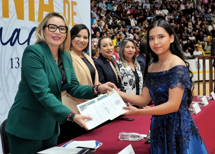 Pase por Excelencia Académica beneficio directo para las y los estudiantes del Bachillerato Nicolaita
