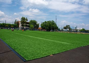 Administración de Yarabí Ávila construye cancha de fútbol 7, lleva 75 por ciento de avance