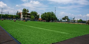 Administración de Yarabí Ávila construye cancha de fútbol 7, lleva 75 por ciento de avance