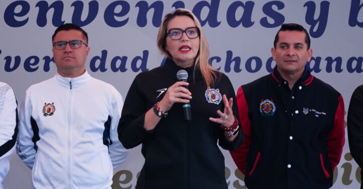 Seamos una familia nicolaita, invita Yarabí Ávila a padres y madres de aspirantes a ingresar a la UMSNH