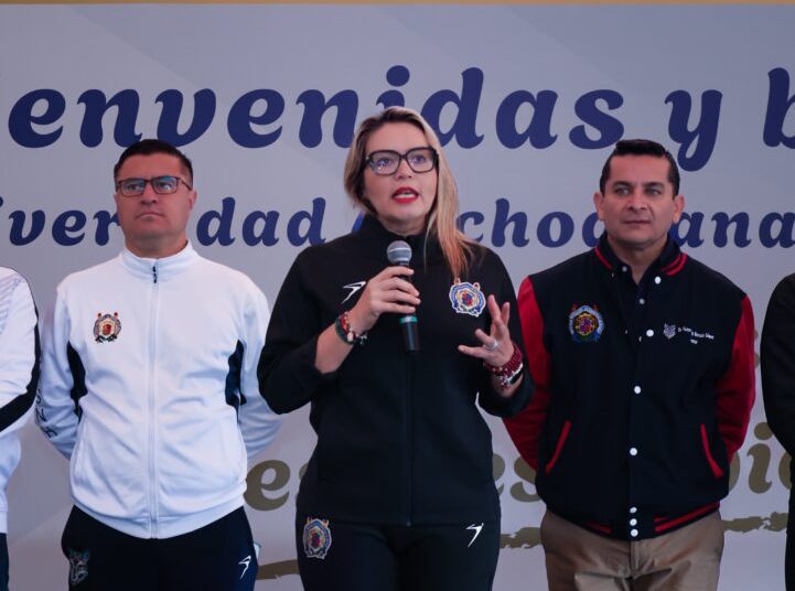 Seamos una familia nicolaita, invita Yarabí Ávila a padres y madres de aspirantes a ingresar a la UMSNH