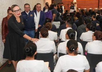Siéntanse arropados por la UMSNH, señala Yarabí Ávila a estudiantes que iniciarán su servicio social