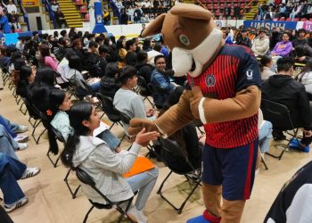 Con nervios, pero con mucha ilusión asisten aspirantes a su examen de admisión en la UMSNH