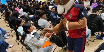 Con nervios, pero con mucha ilusión asisten aspirantes a su examen de admisión en la UMSNH