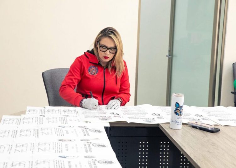 36 mil 780 títulos electrónicos tramitados en administraciòn de Yarabí Ávila; se agiliza proceso