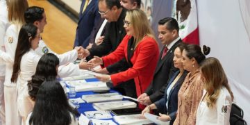Humanismo, principal valor que deben demostrar como egresados: Yarabí Ávila