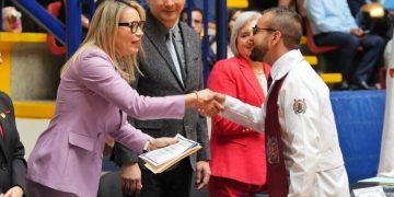 La sociedad requiere profesionistas con altos compromisos éticos: Yarabí Ávila