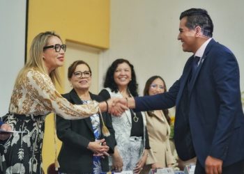 En donde está presente la Universidad Michacana, hay profesionalismo: Yarabí Ávila