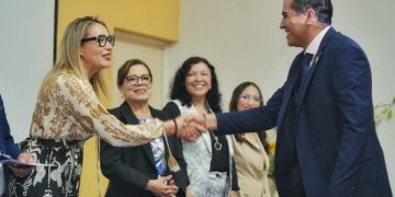 En donde está presente la Universidad Michacana, hay profesionalismo: Yarabí Ávila