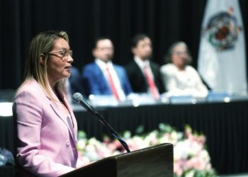 Yarabí Ávila insta a graduados de Arquitectura a defender la igualdad de oportunidades y luchar contra la discriminación de género