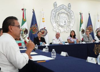 Recibe UMSNH a comunidades de pueblos originarios y hacen equipo para rescatar el Lago de Pátzcuaro