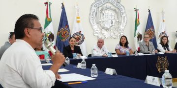 Recibe UMSNH a comunidades de pueblos originarios y hacen equipo para rescatar el Lago de Pátzcuaro