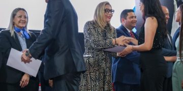 Nicolaitas reciben Reconocimiento Coparmex a la Excelencia Educativa 2025; Yarabí Ávila resalta dedicación de estudiantes