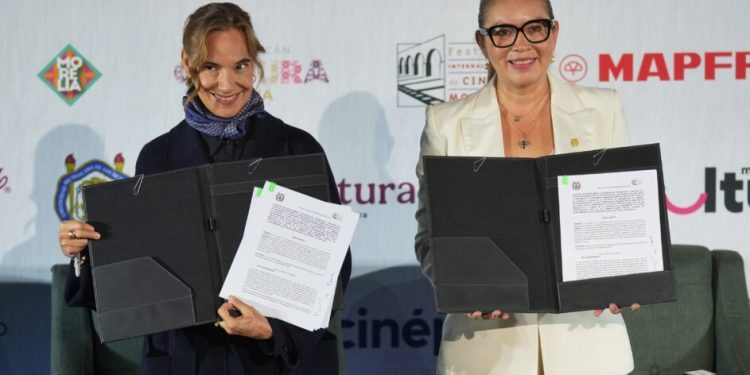 UMSNH y Festival Internacional de Cine de Morelia consolidan alianza; Yarabí Ávila firma convenio de colaboración