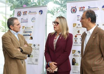 Yarabí Ávila recibe al doctor Omar Masera, Premio Nobel de la Paz, quien brinda ponencia magistral en la UMSNH