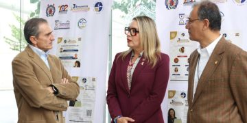 Yarabí Ávila recibe al doctor Omar Masera, Premio Nobel de la Paz, quien brinda ponencia magistral en la UMSNH