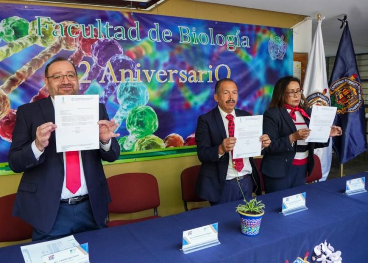 Facultad de Biología celebra aniversario con la reacreditación de su Licenciatura