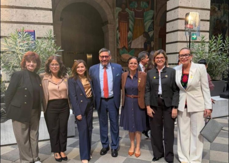 Instituciones de Educación Superior y Gobierno de México hacen sinergia en favor de la educación; Yarabí Ávila asiste a Reunión Nacional