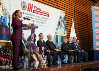 UMSNH vive una consolidación histórica en su calidad educativa; Yarabí Ávila inaugura III Foro de Pares Evaluadores 