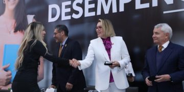 143 egresadas y egresados de la UMSNH recibirán el Premio Ceneval al Desempeño de Excelencia EGEL
