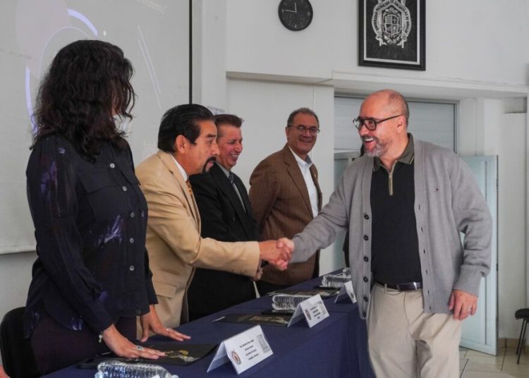 Facultad de Ciencias Físico Matemáticas celebra su 57 aniversario con la reacreditación de su licenciatura por cinco años  