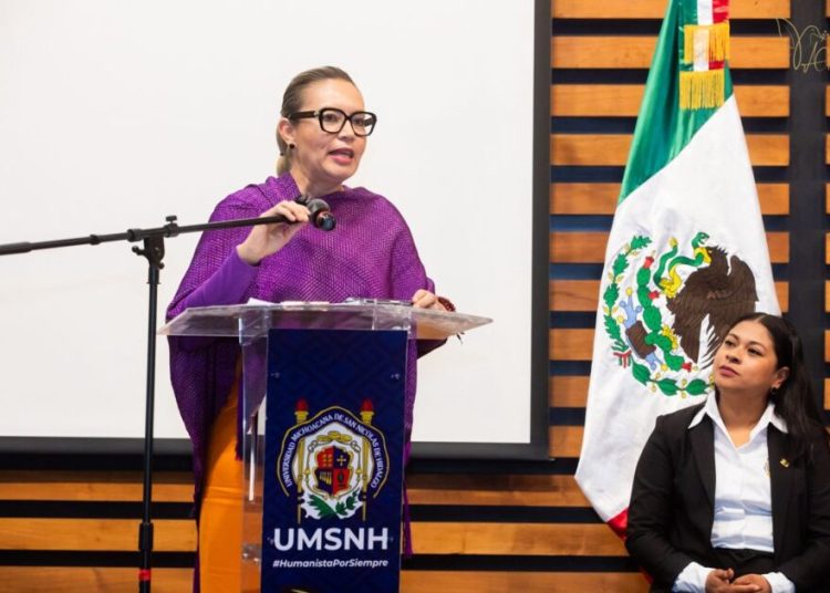 A utilizar la Inteligencia Artificial para generar beneficios a la comunidad, convoca Yarabí Ávila a estudiantes