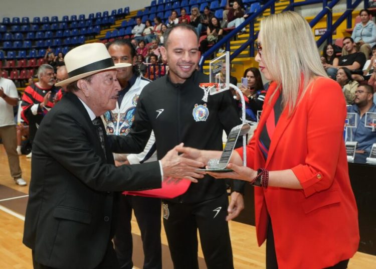 A través del deporte y de la unidad familiar podemos transformar el entorno: Yarabí Ávila