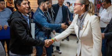 Toma de decisiones debe incidir de manera positiva en el entorno, señala Yarabí Ávila a recién titulados