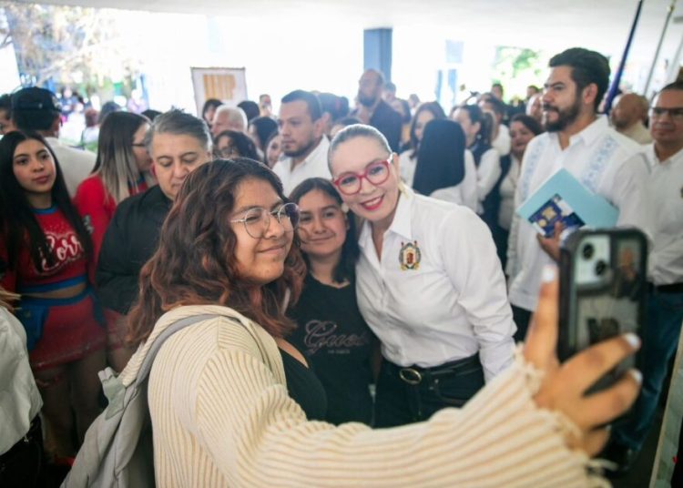 Estudiantes de secundaria tendrán pase universal al Bachillerato Nicolaita, impulsado en gestión de Yarabí Ávila