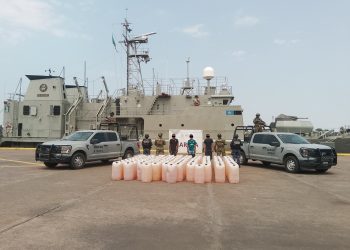 Decomisan combustible ilegal en Lázaro Cárdenas, Michoacán