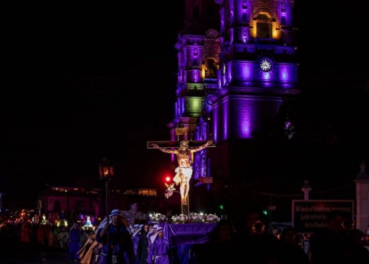 Descubre las procesiones del silencio más emblemáticas de Michoacán