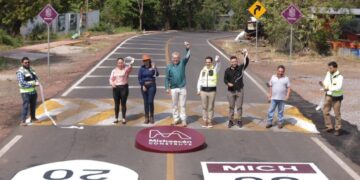 Rehabilitación de carretera de Nuevo Urecho impulsará al sector agropecuario: Bedolla