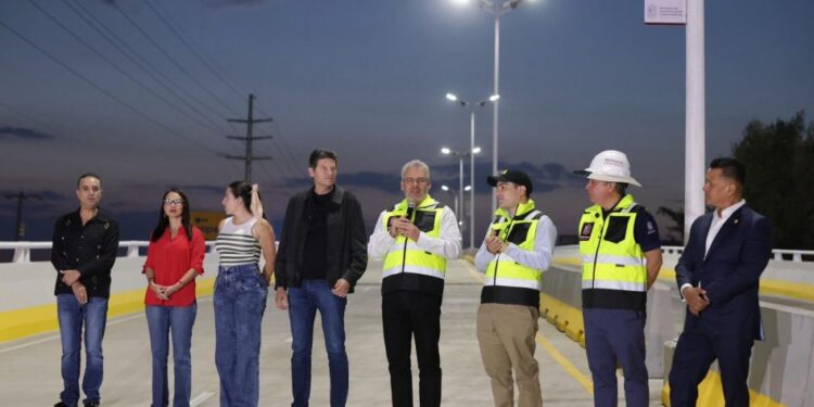 ¡Adiós al tráfico! Bedolla abre carriles superiores del puente Independencia