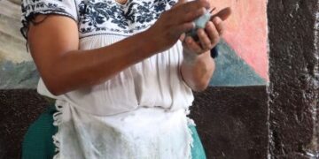 Cocineras tradicionales presentes en el Tianguis Artesanal de Domingo de Ramos
