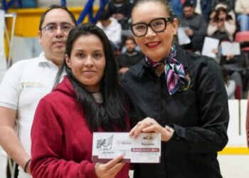 YARABÍ ÁVILA RECONOCE APOYO DE LA PRESIDENTA CLAUDIA SHEINBAUM A JÓVENES NICOLAITAS CON BECA GERTRUDIS BOCANEGRA
