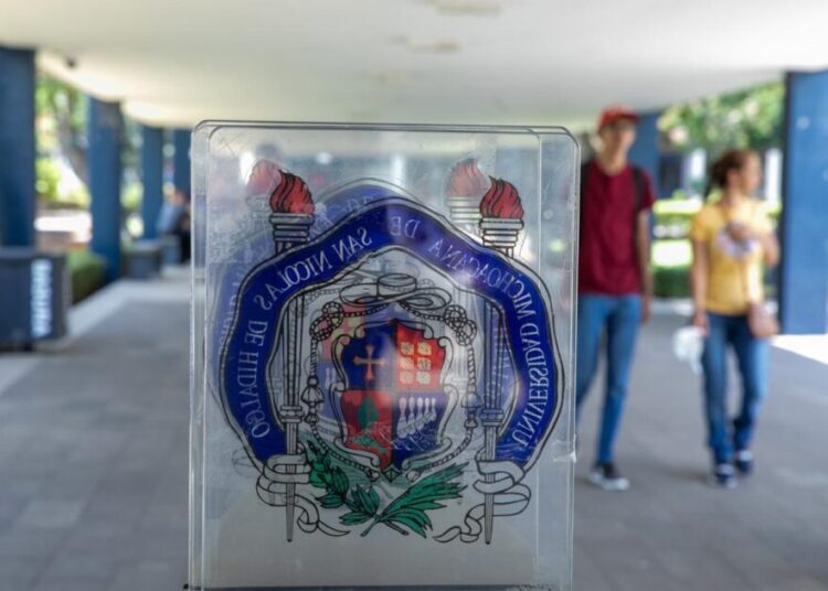 ENTREGA UMSNH AL JUZGADO SEGUNDO LA LISTA DE PERSONAL EMERGENTE